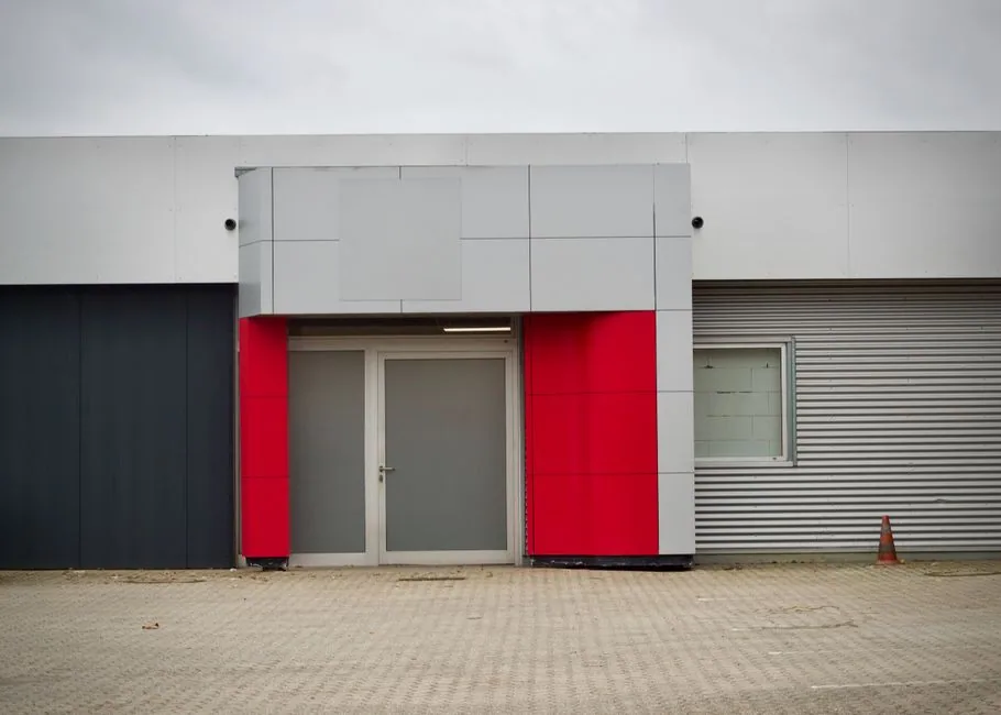 Aluminum Cladding vs ACM Panels: A Technical Comparison